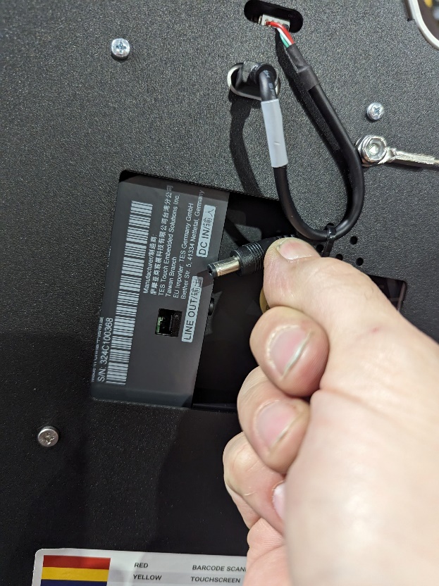 MM6 Mini - power to monitor.jpg