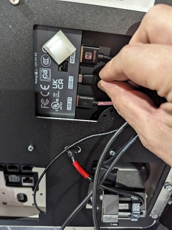 MM6 Mini - reconnecting USB-C to monitor.jpg