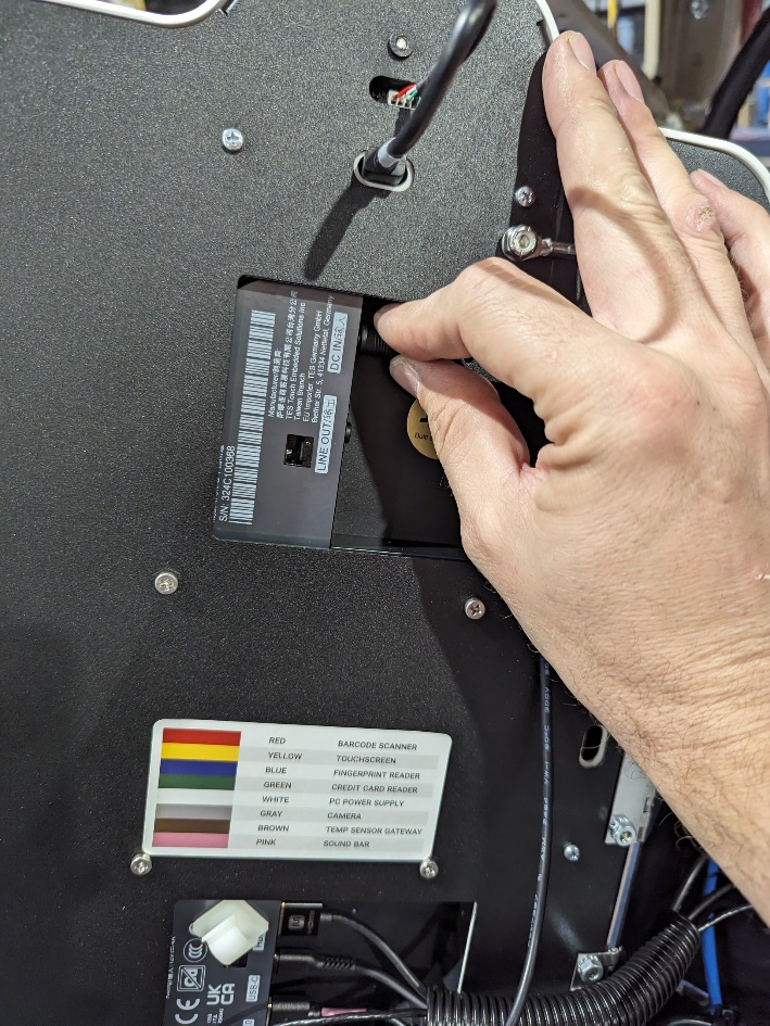 MM6 Mini - reconnecting power cable to monitor.jpg