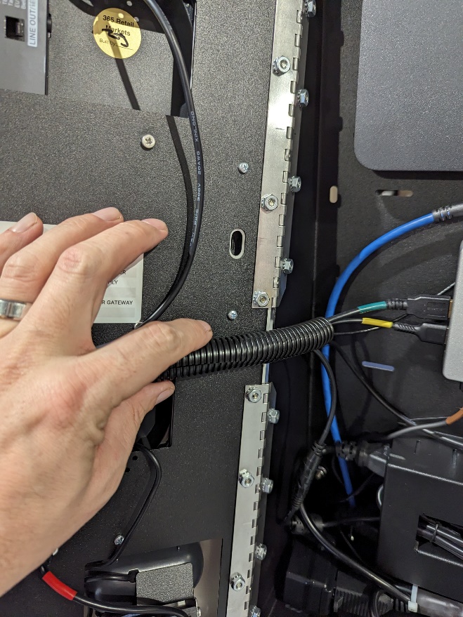 MM6 Mini - loom reinstalled.jpg