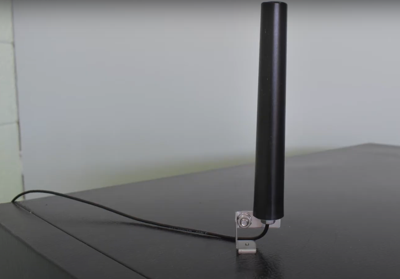 PicoCooler Breeze Antenna on Cooler 11.png
