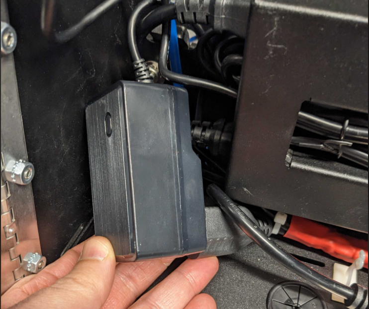 MM6 Mini - power adapter.png