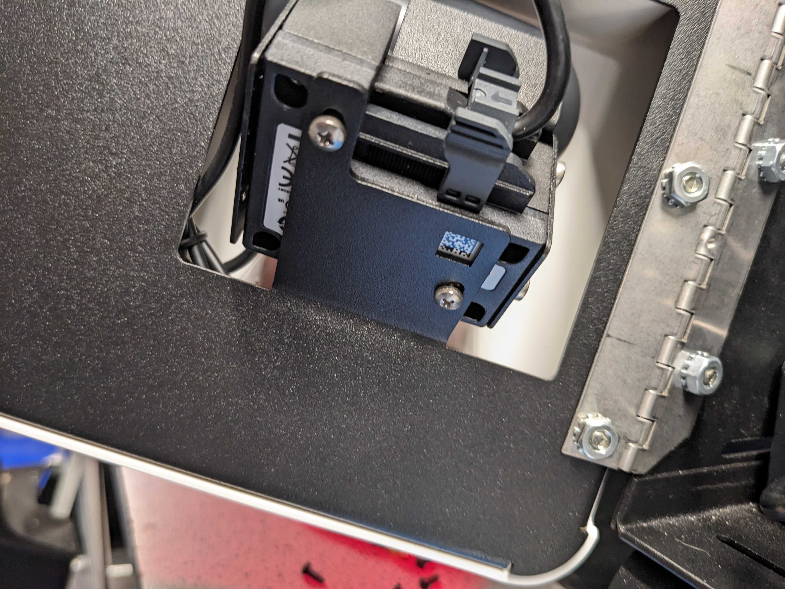 MM6 Mini - scanner attached to bracket lip.png