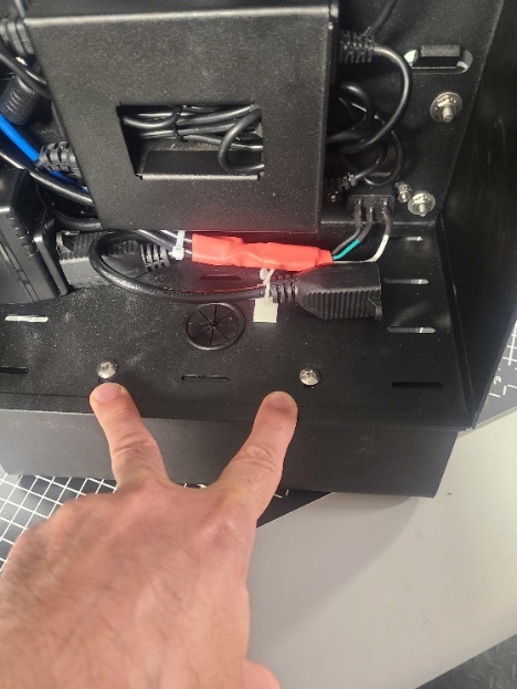 MM6 Mini - Screws in countertop base.jpg