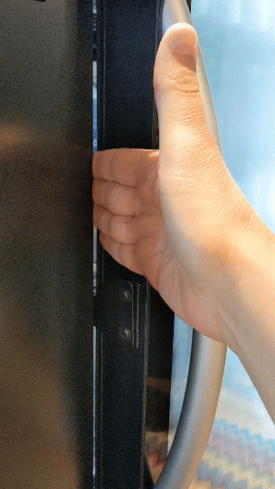 Stockwell 2.0 - Right door Hand between Door and Unit Test.gif