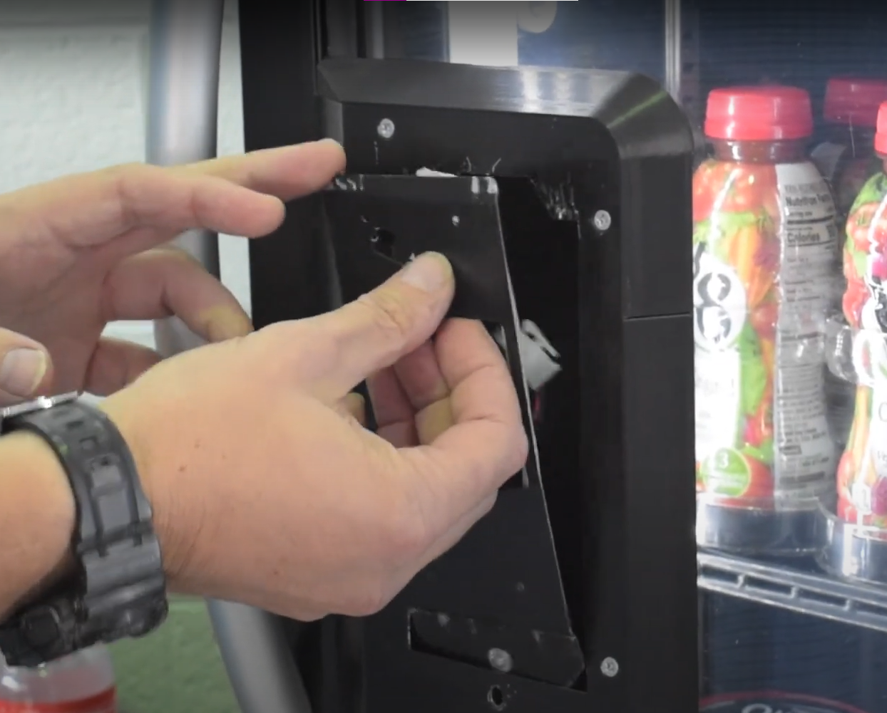 PicoCooler Vision - Installing Cooler - removing Cooler plate.png