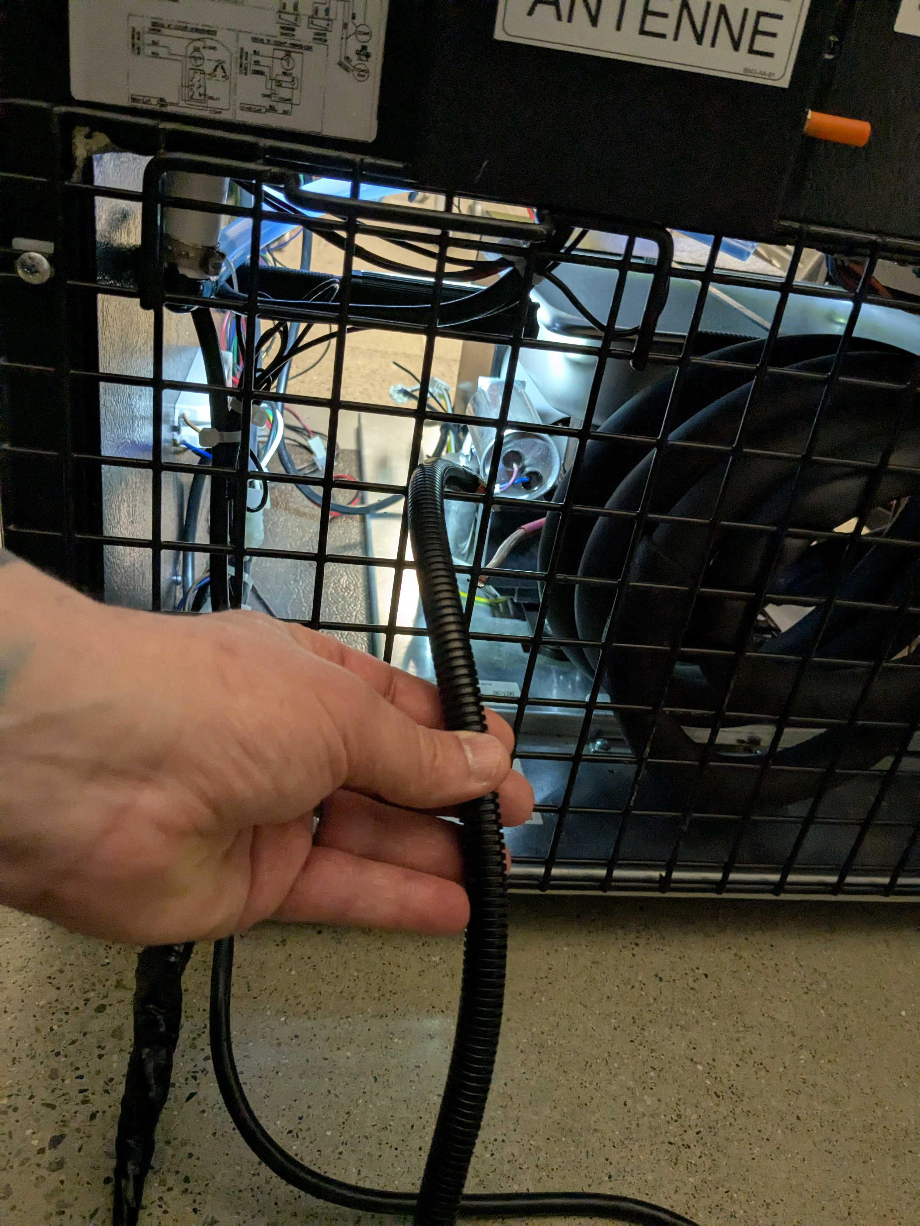 Add-On Ambient Vision - Bridge Cable Through Back