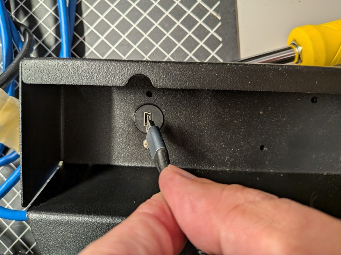 MM6 Mini - Nav Bar Install step 4.jpg