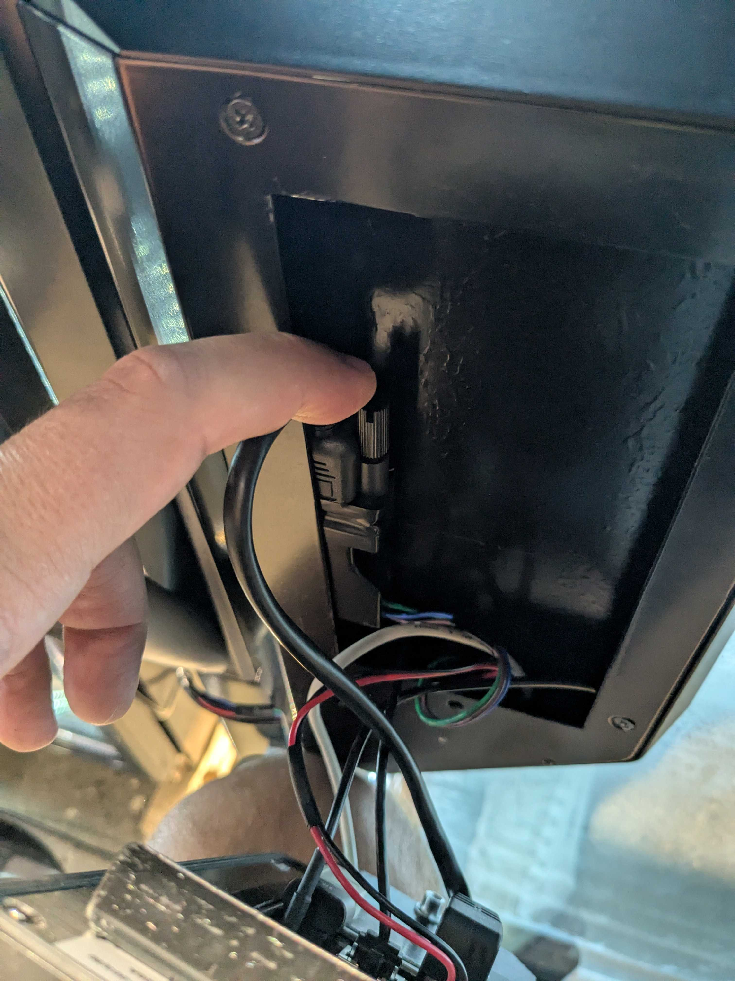 PicoCooler Vision - HID COM Port Location