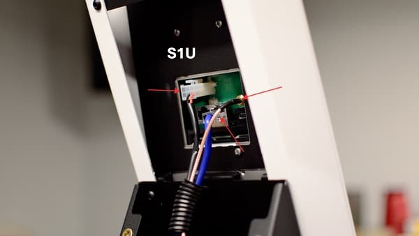 PicoMarket - S1U - Remove cables from the back.jpg