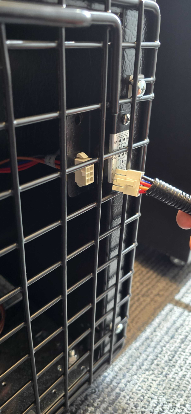 CV Products Quick Start Guide (M40) - connecting add-on bridge cable into CV unit.png