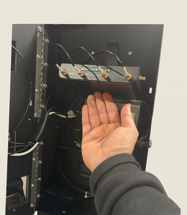 365RM Connect Installation Process - Installing Wi-Fi Antennas - connect SMA connectors.png