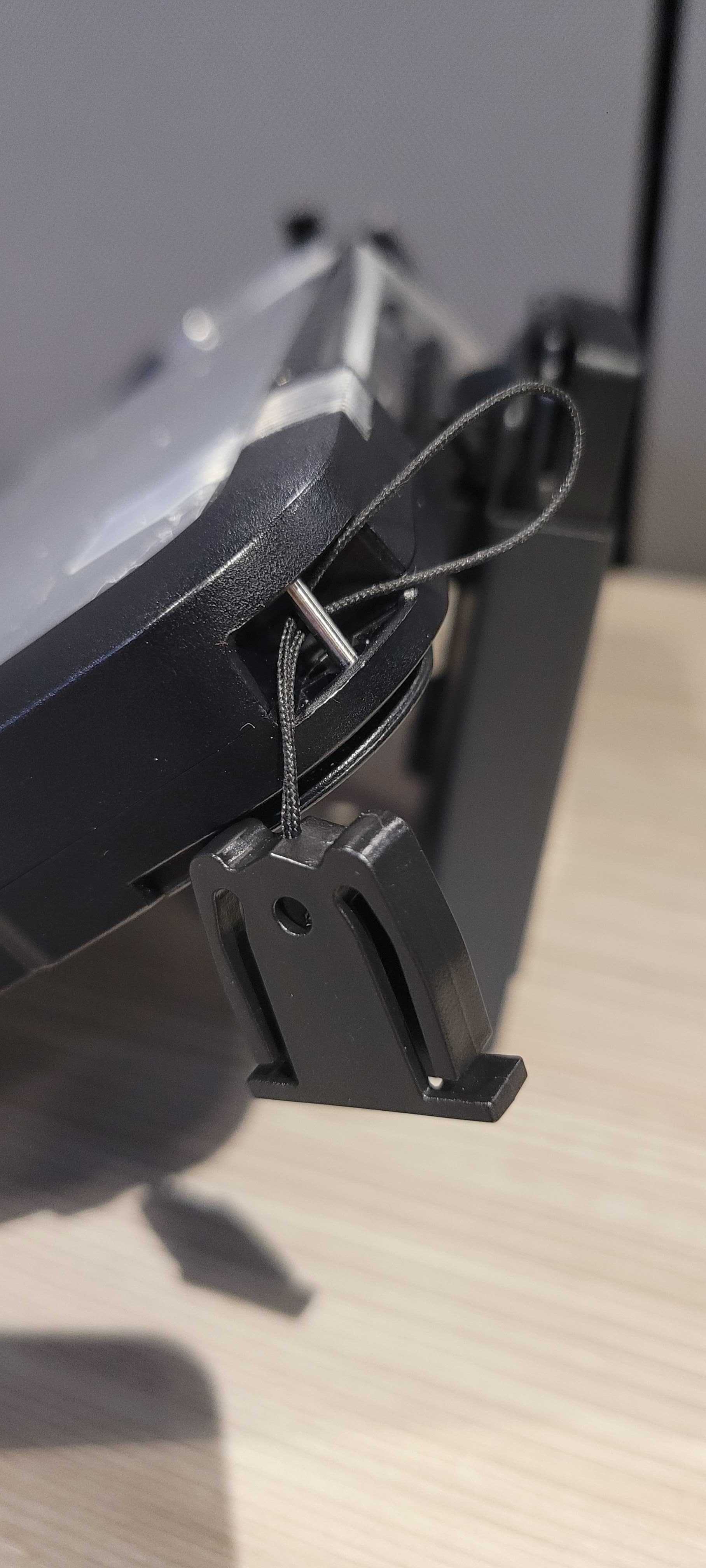 Dining Handheld -  Strap Ties 1.jpg