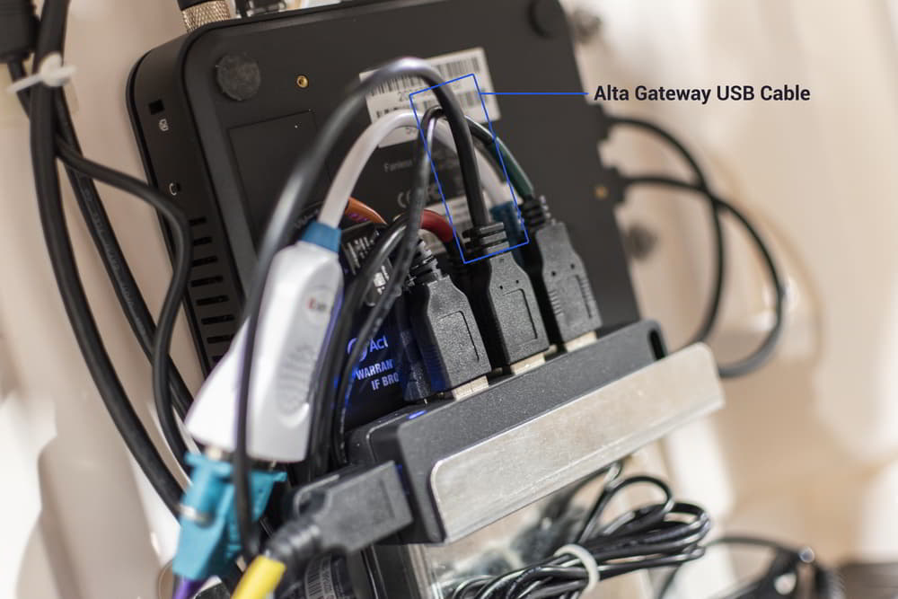 AltaGatewayUSB_Cable-WebOptimized.jpg